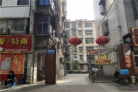 电视机有声音黑屏怎么回事